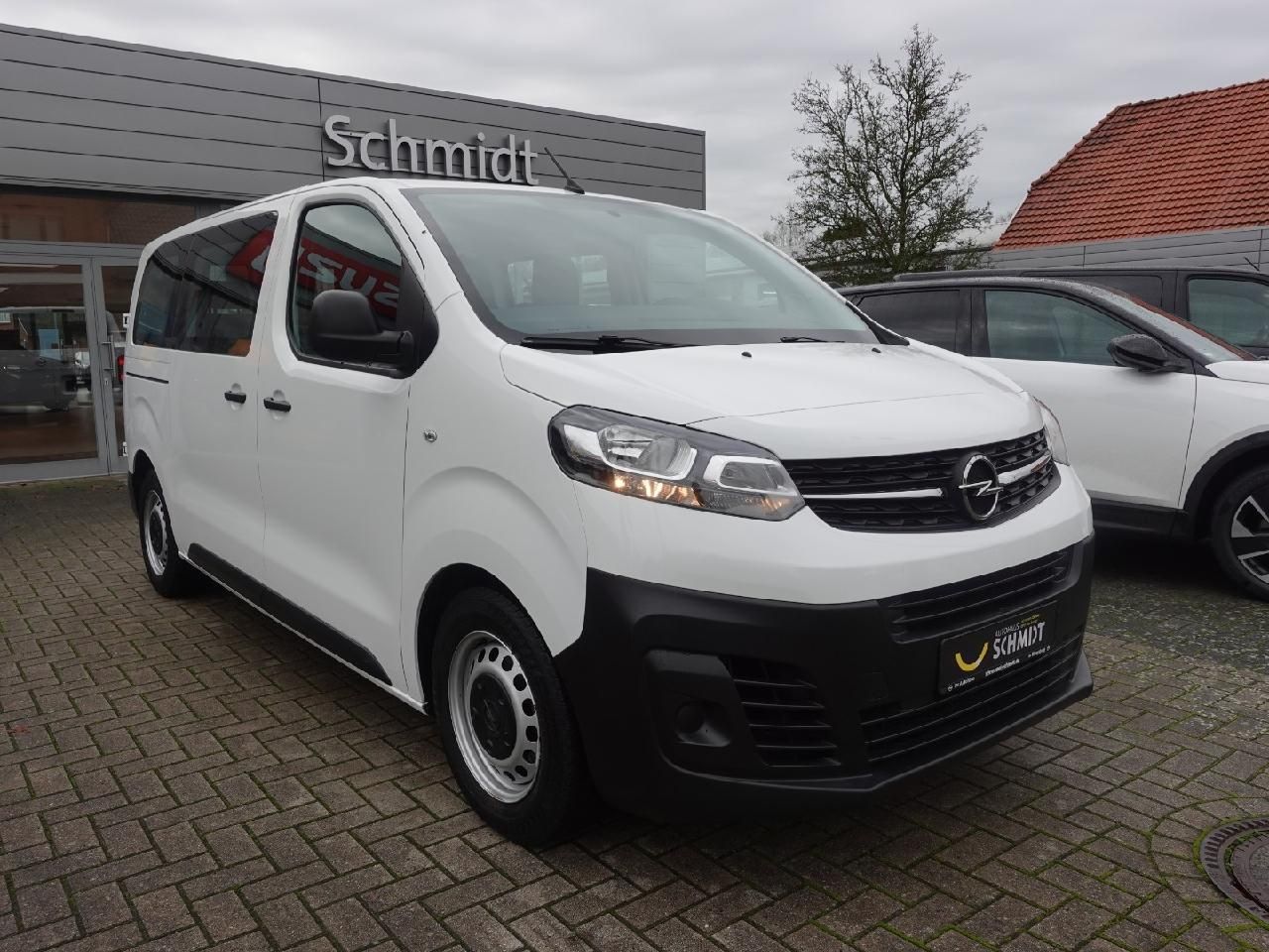 Fahrzeugabbildung Opel Vivaro 1,5 Kombi 9-Sitzer