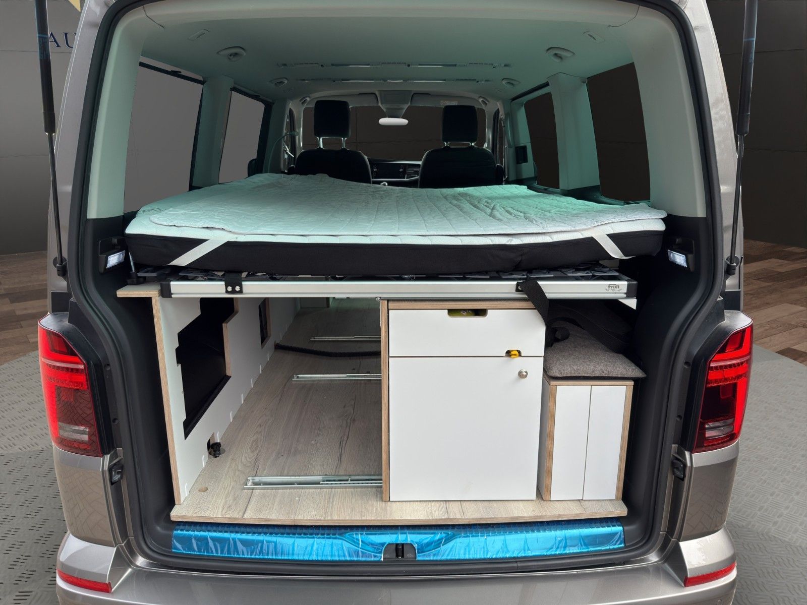 Fahrzeugabbildung Volkswagen T6.1 Multivan*Gen.6*AHK*Kamera*Zelt*Camper-Umbau