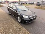 Toyota Avensis Kombi 1.8 Sol *Klimaautom*AHK*Allwetter* - Toyota Avensis Gebrauchtwagen in Hamburg