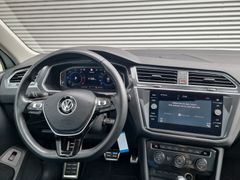 Fahrzeugabbildung Volkswagen Tiguan 2.0 TDI DSG 4M IQ.DRIVE AHK PANO ACC