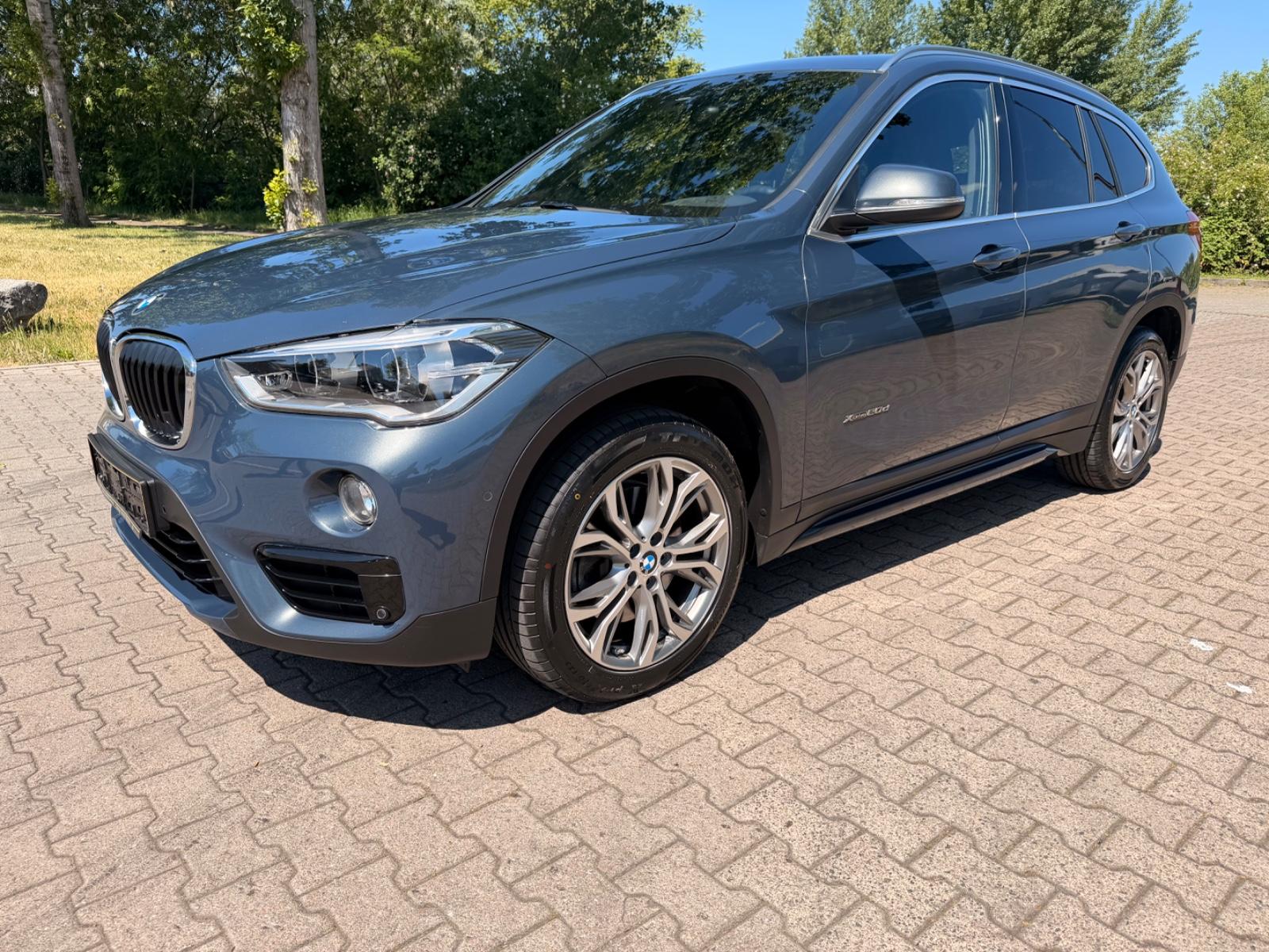 BMW X1 xDrive 20 d Sport Line LEDER NAVI XENON