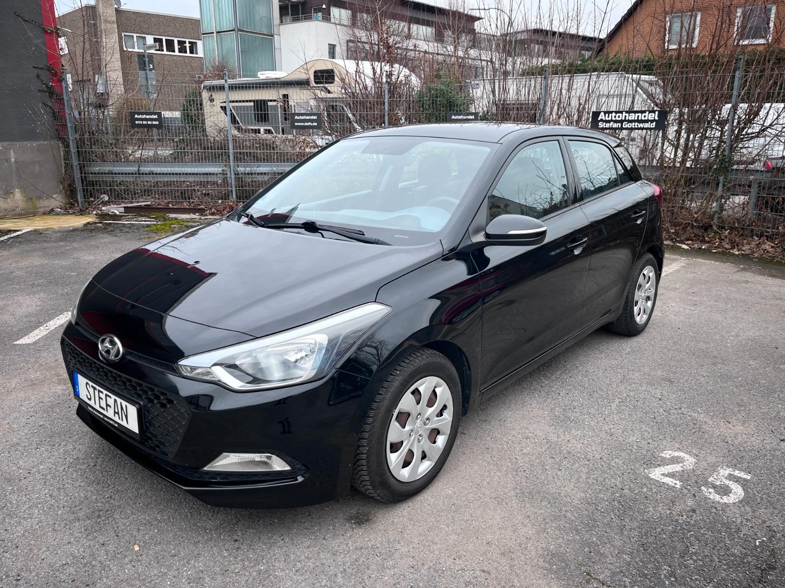 Hyundai i20, Klima,  Allwetter-Reifen, Top Auto, Tüv Neu