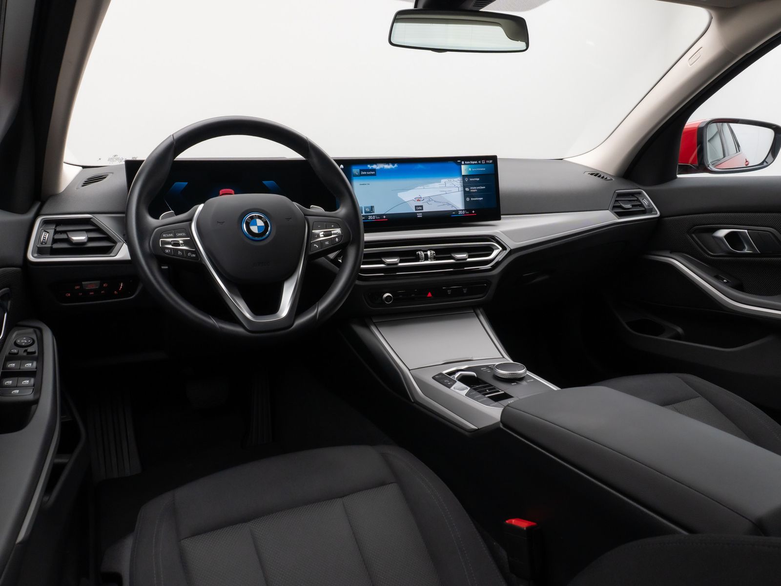 Fahrzeugabbildung BMW 330e DAB CockPit+ PDC LED Geschwindigkeitsreg.