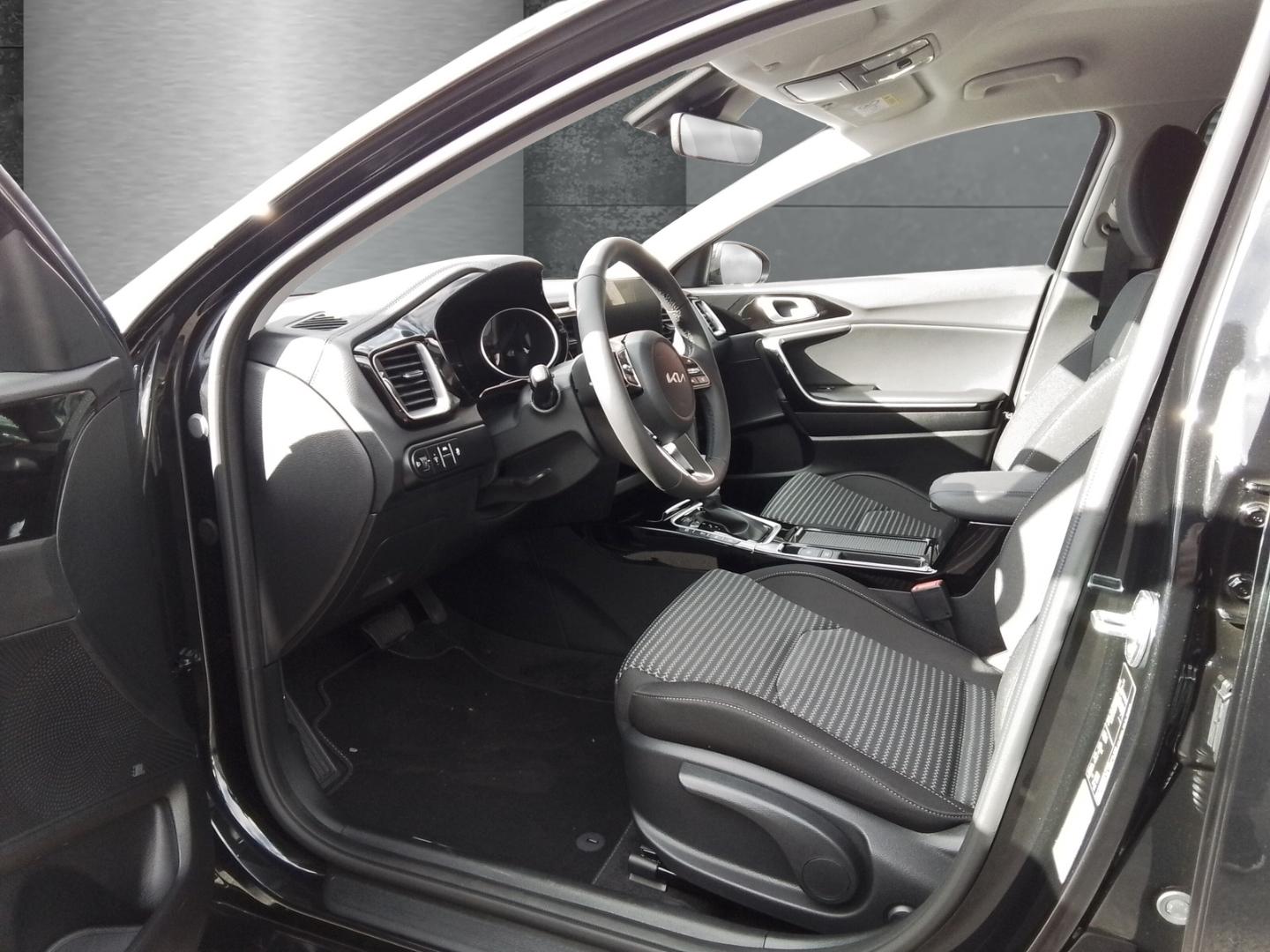 Kia Ceed_sw Ultimate Edition AT Navi Digitales Cockp