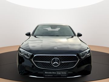 Mercedes E 200 - 4