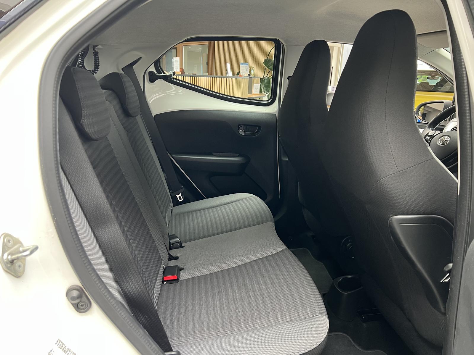 Toyota Aygo x-play connect CarPlay Klima Tempomat Touch