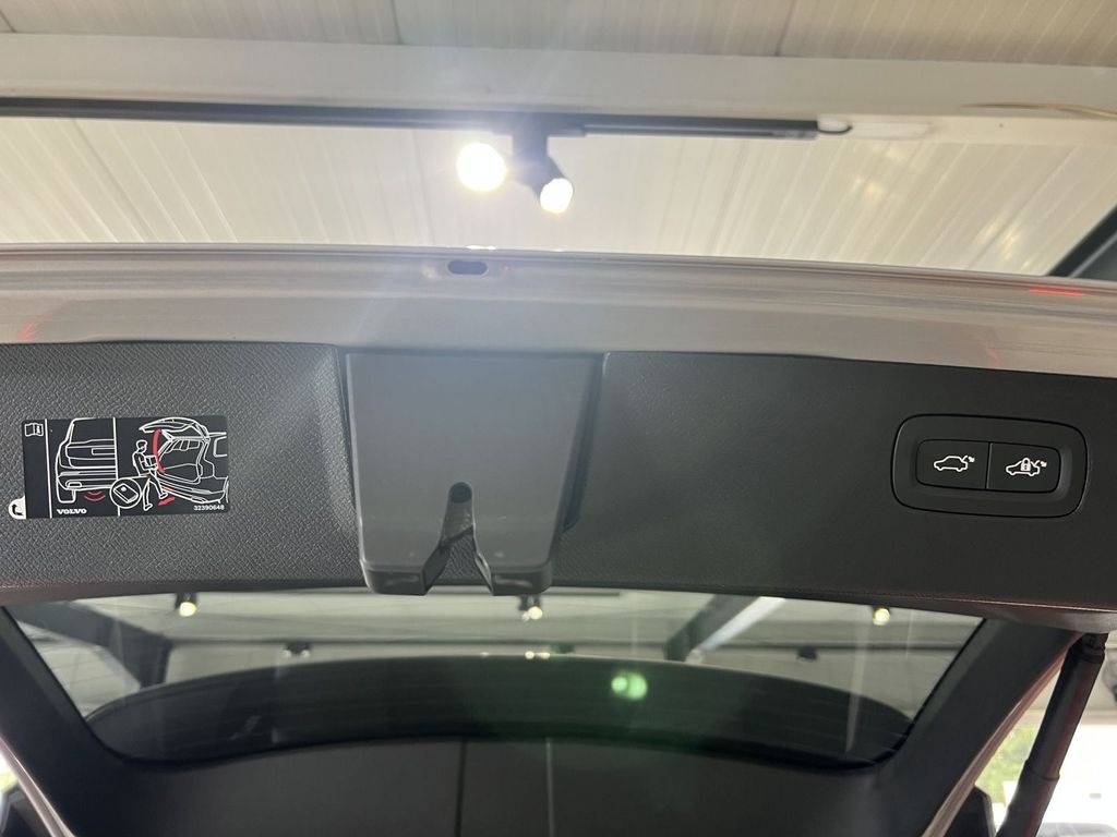 Volvo XC90 T8 Ultra Dark Recharge AWD Massage B&W 22''