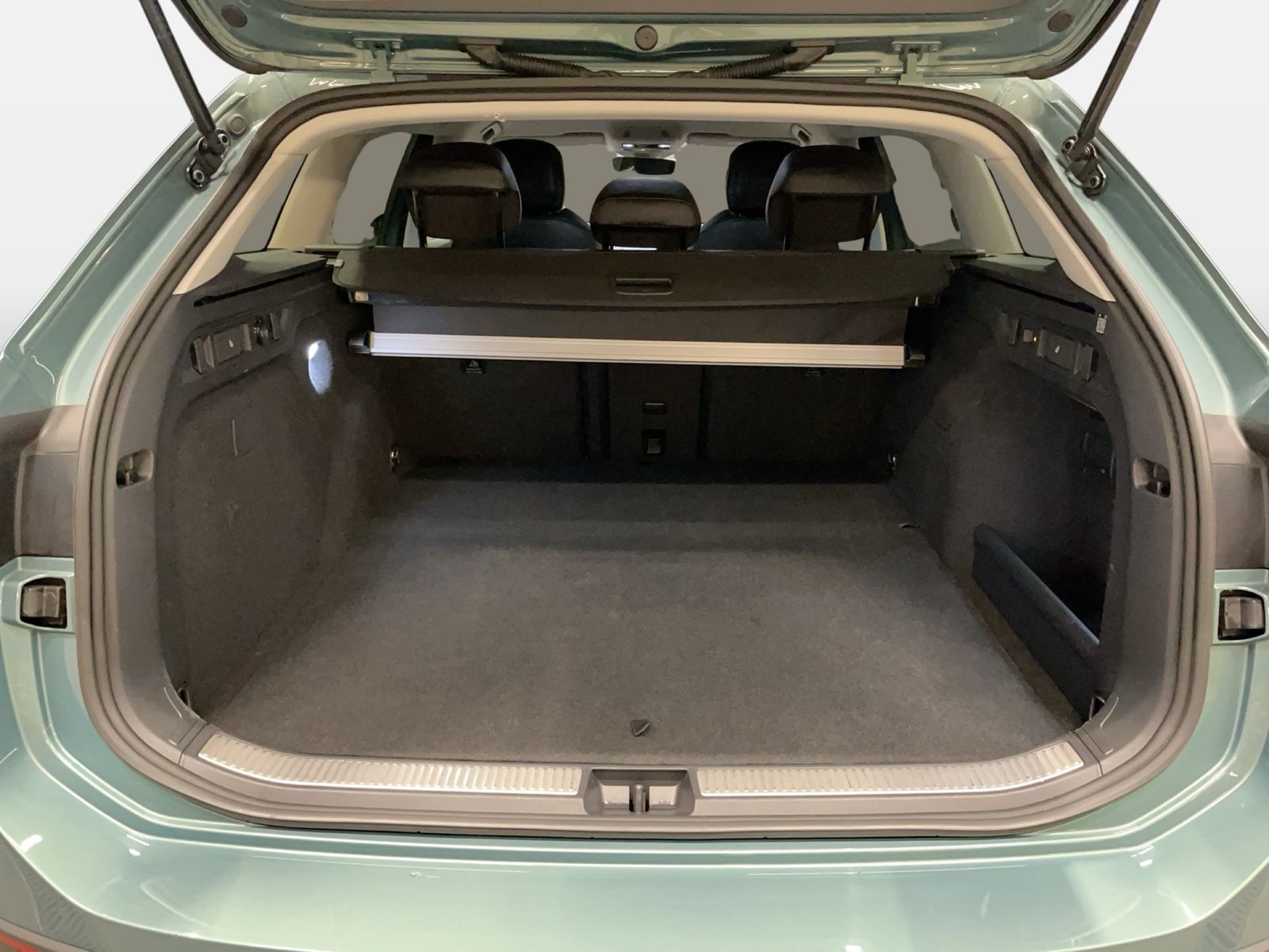 Volkswagen Passat - Bild 14