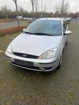 Ford Focus 1.6 Ghia Ghia - Ford Focus aus 2004: Ghia