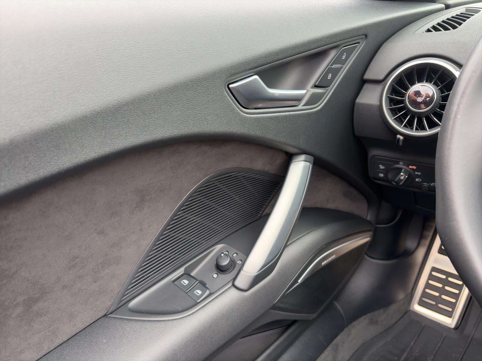 Audi TT Roadster S-line*Bang & Olufsen*Alcantara*19"*