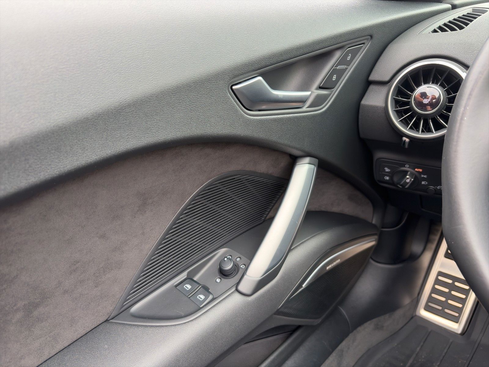 Fahrzeugabbildung Audi TT Roadster S-line*Bang & Olufsen*Alcantara*19"*