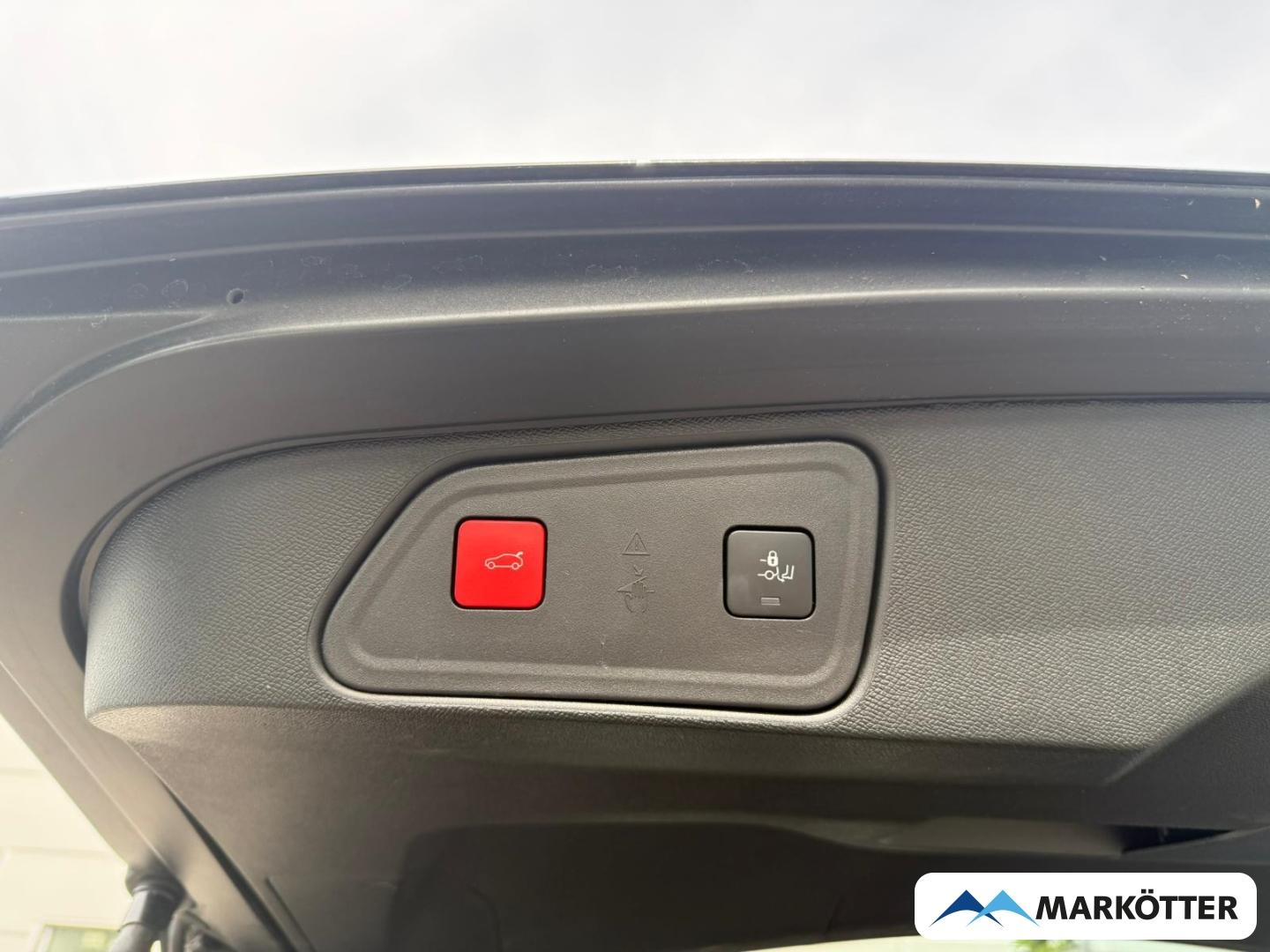 Peugeot 3008 GT ACC/BLIS//CARPLY/360CAM/PANO/NAVI