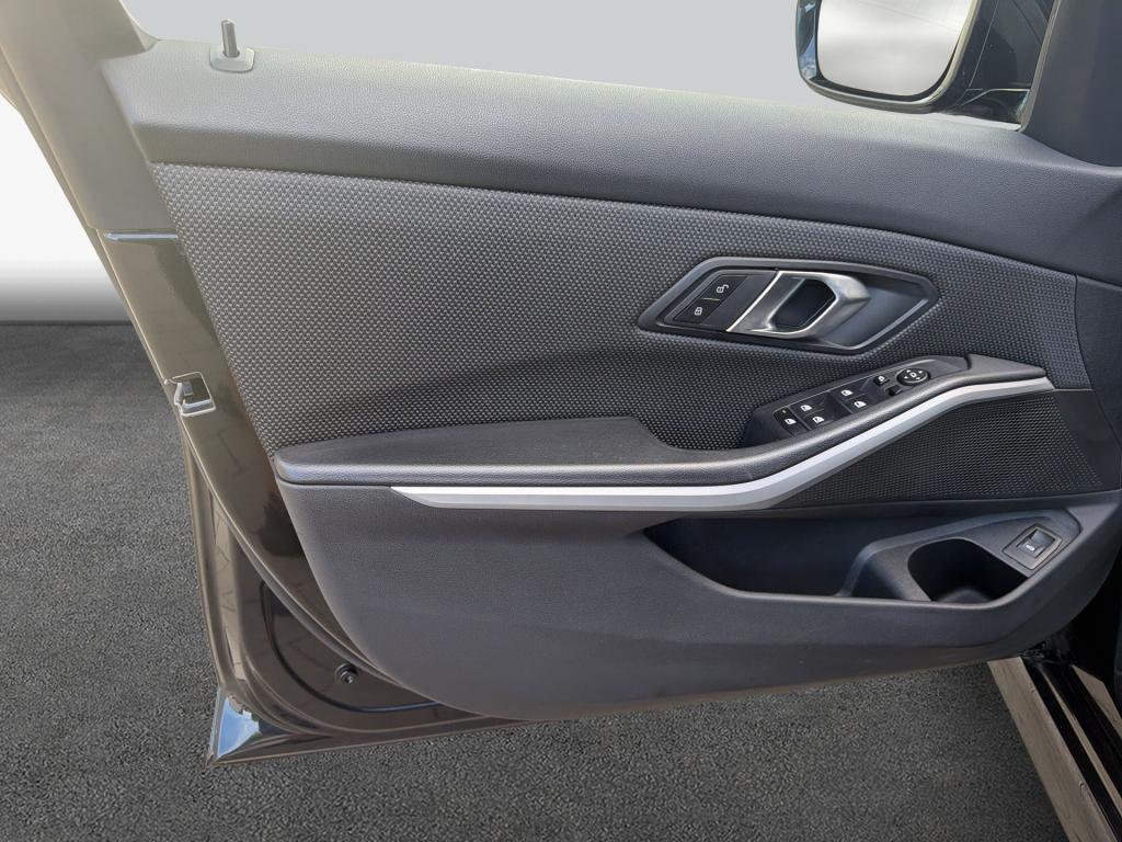 BMW 318 i Touring Aut. LED Navi Parkassistent Sitzhei, миниатюра 19