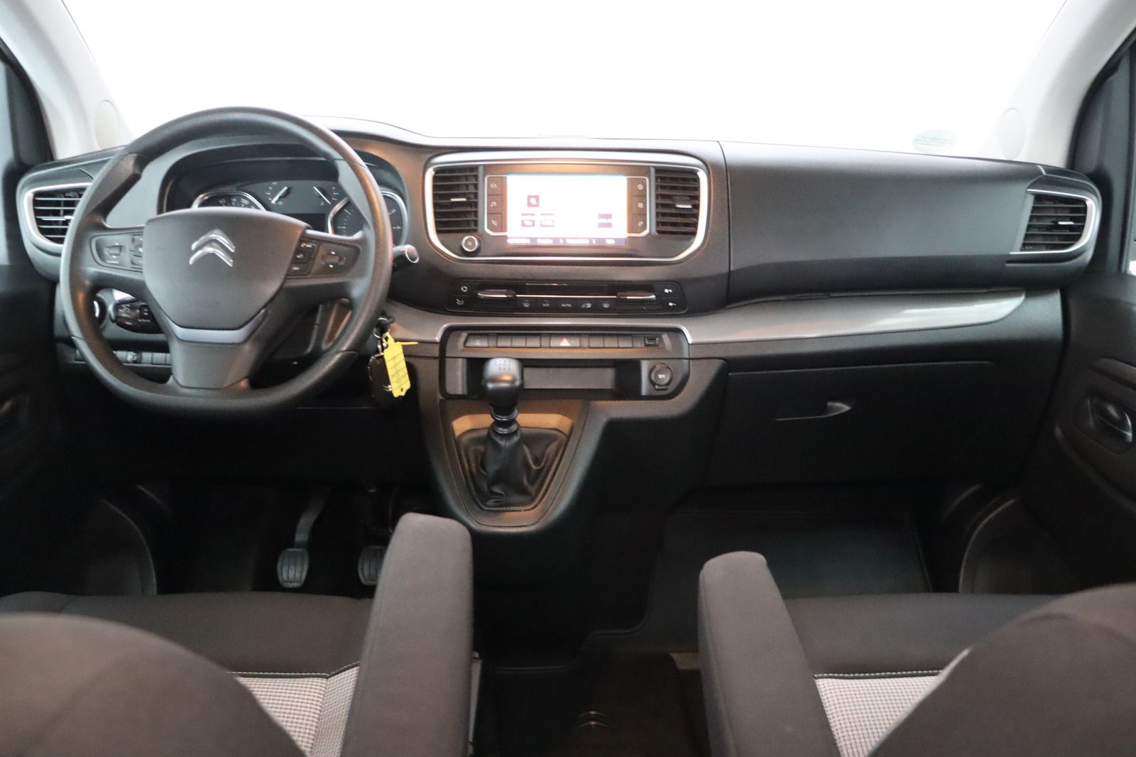 Fahrzeugabbildung Citroën Spacetourer Feel M * HUD * LED * RFK * AHK