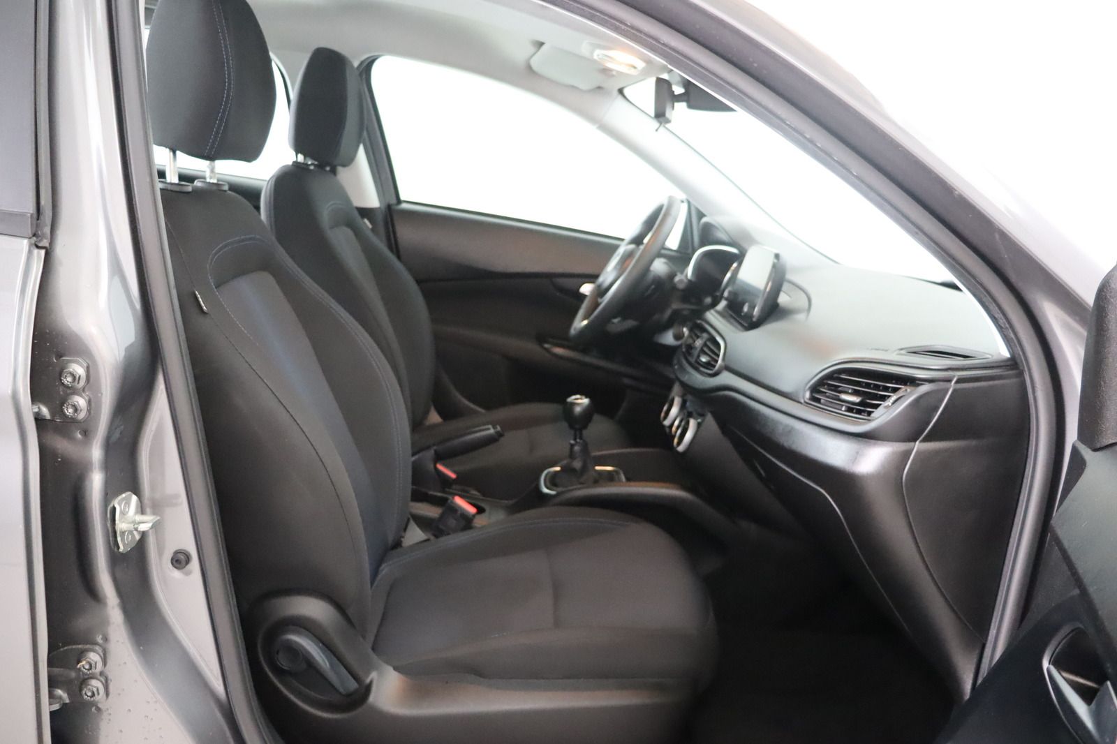 Fahrzeugabbildung Fiat Tipo * Navi * HU/AU neu * Tempomat