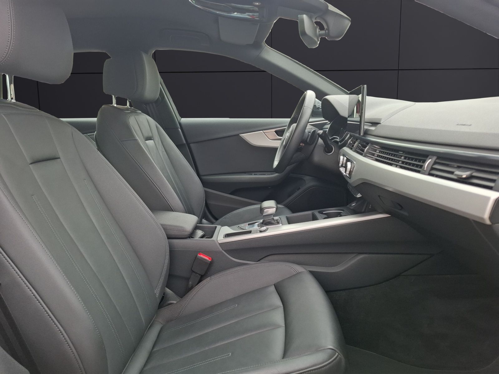 Fahrzeugabbildung Audi A4 Avant 35 TFSI advanced S-tronic LED Navi ACC