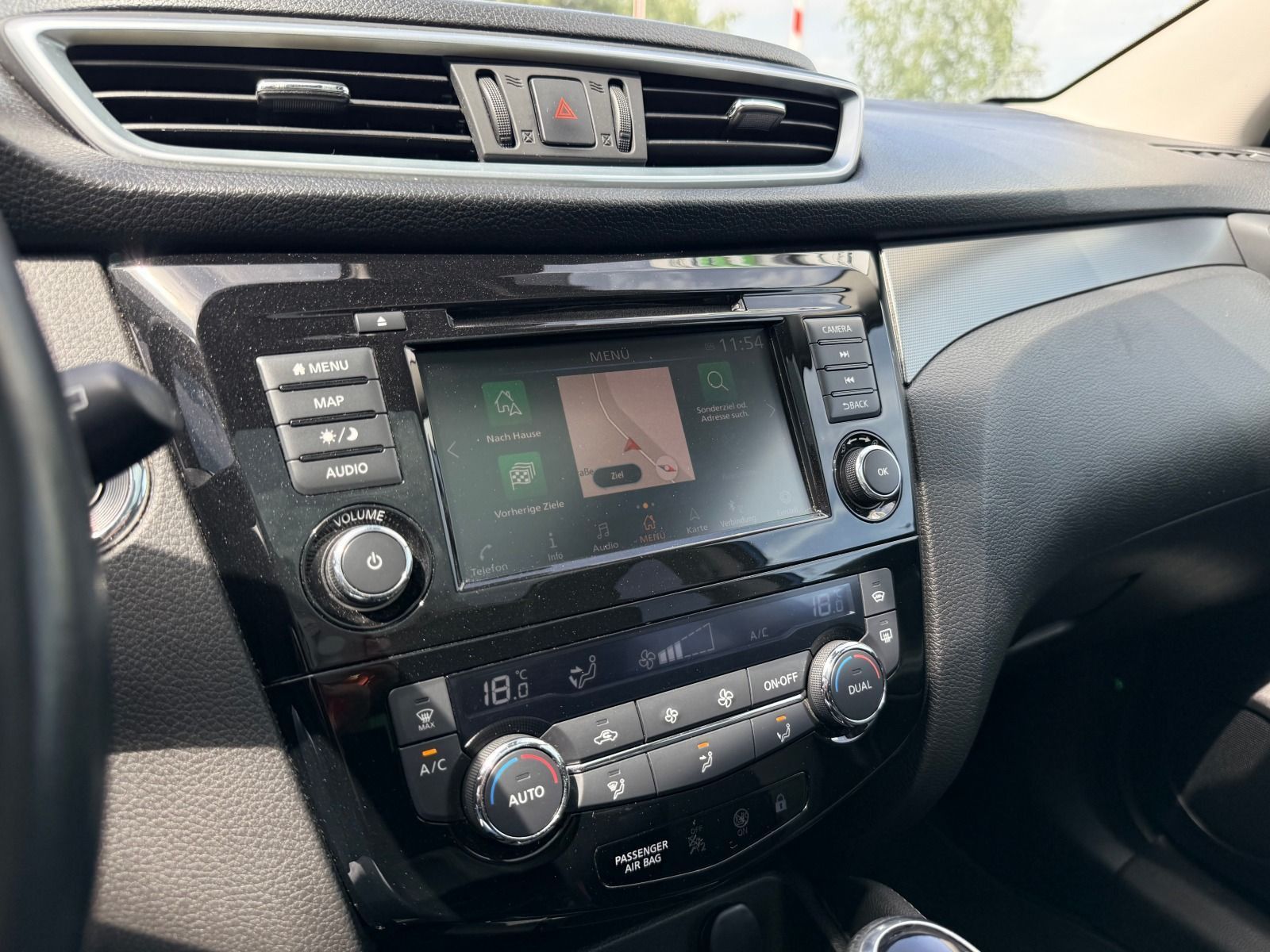 Fahrzeugabbildung Nissan Qashqai 1.3 DIG-T 117 kW N-Connecta