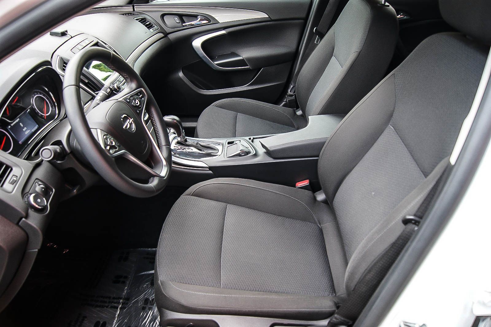 Fahrzeugabbildung Opel Insignia Lim 1.6T Auto XENON NAVI KAMERA 2.HAND
