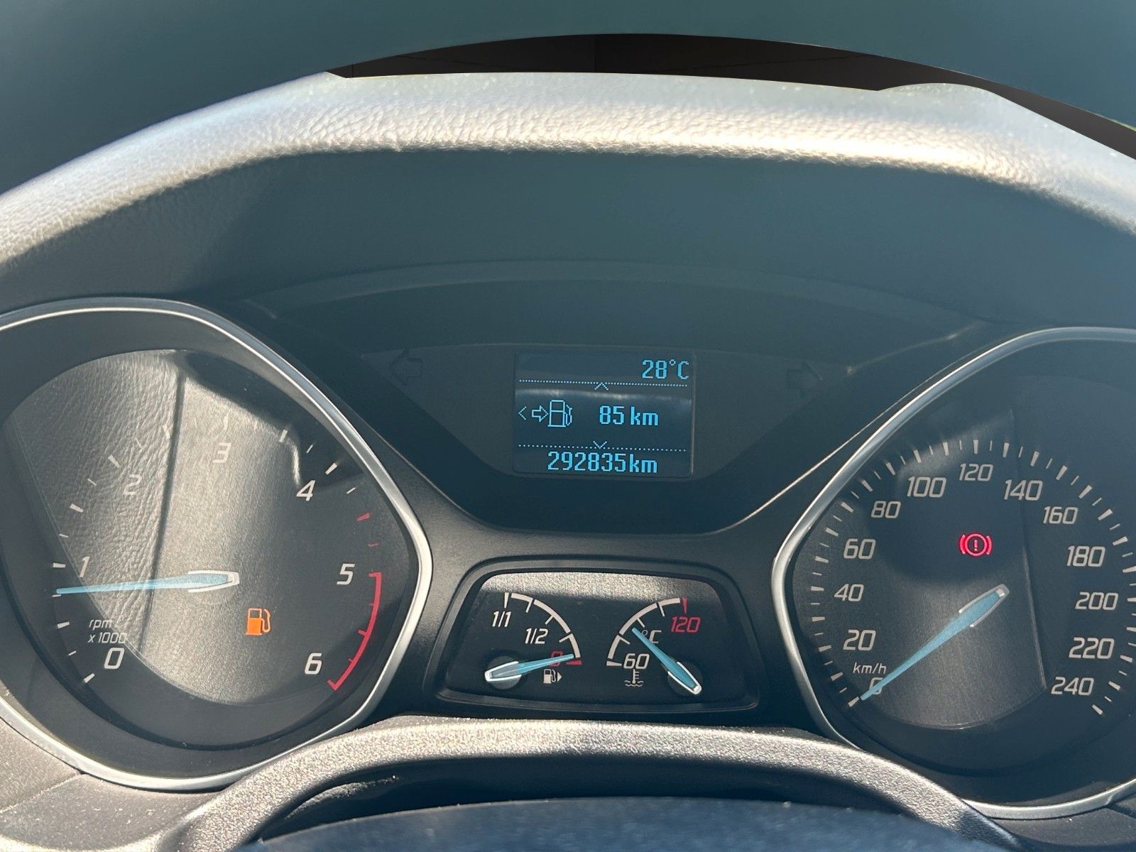 Fahrzeugabbildung Ford Focus Turnier TDCI Kima/TÜV NEU/TOP ZUSTAND