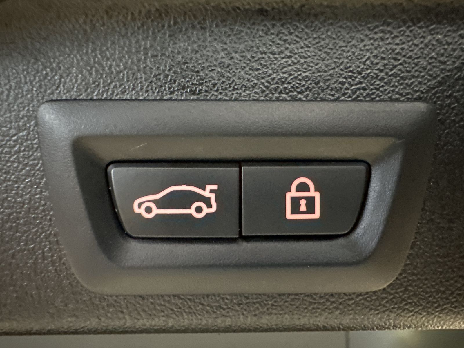 Fahrzeugabbildung BMW X5 xDrive45e M-Sport NAV+LASER+AHK+PANO+HUD+21ZO