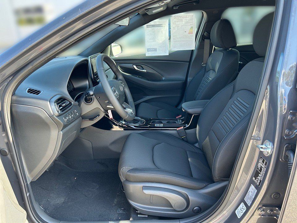 Fahrzeugabbildung Hyundai i30 (MY25) 1.0T AT ADVANTAGE NAV+SHZ+CARPLAY+LED