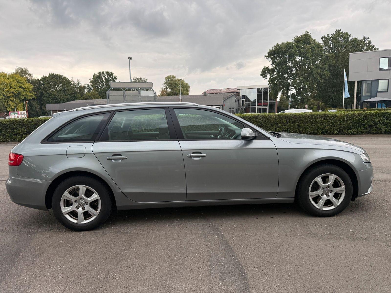 Audi A4 2010 — photo 5