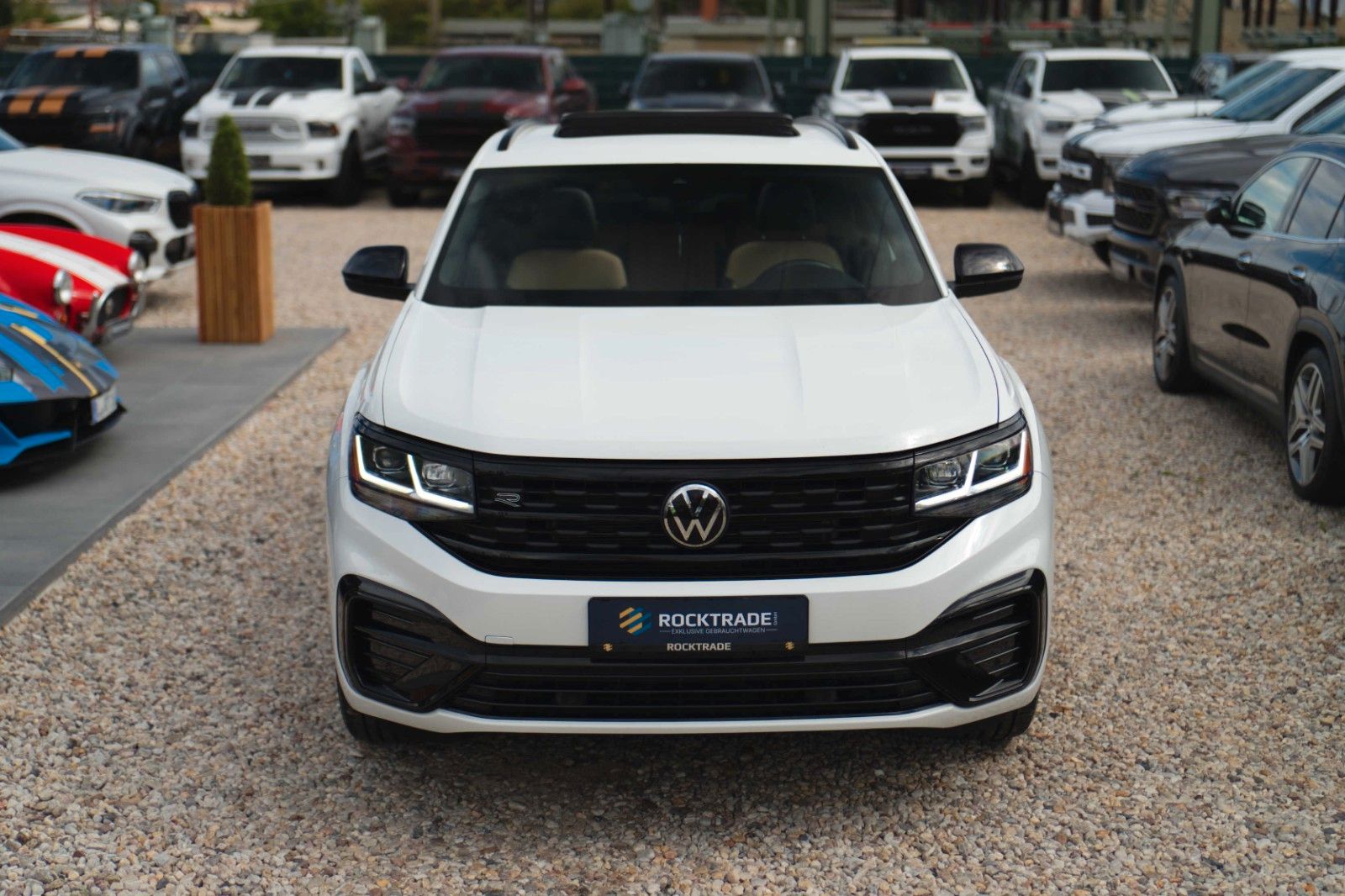 Fahrzeugabbildung Volkswagen ATLAS 3.6 Cross Sport 4x4 R-Line Black 4Motion