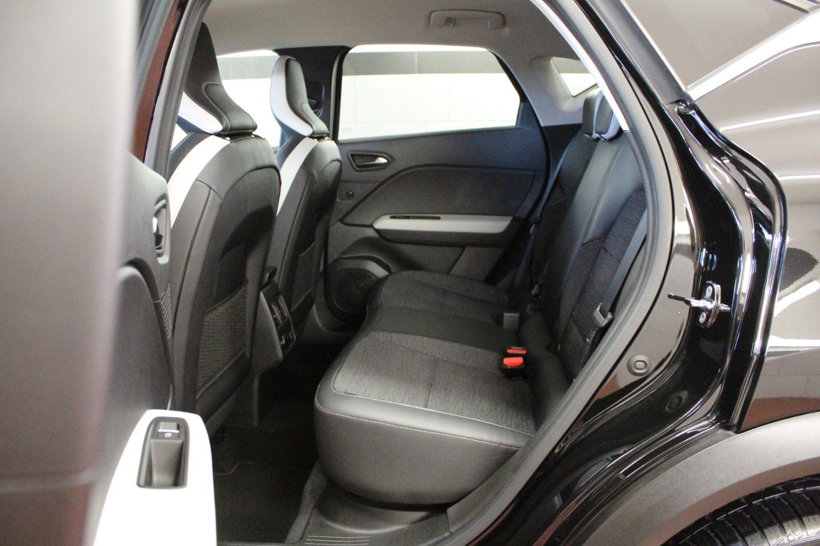 Fahrzeugabbildung Renault Captur E-Tech Plug-In 160* Edition One *