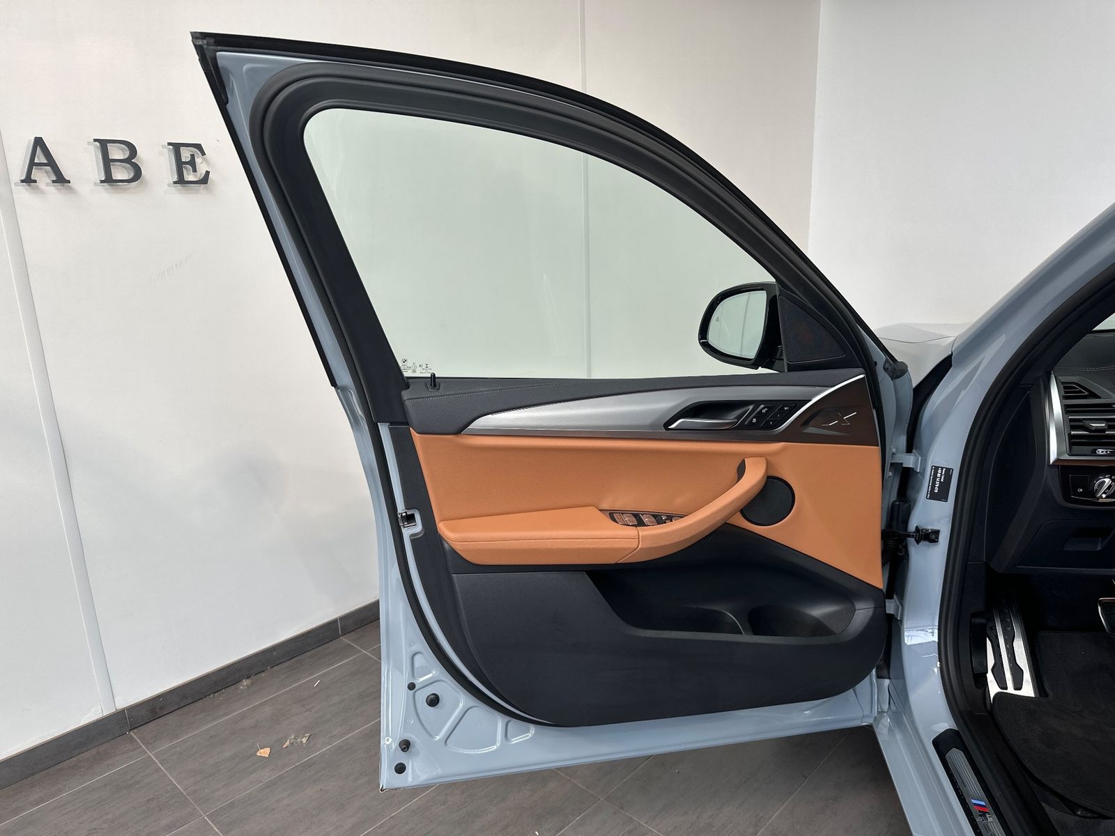 Fahrzeugabbildung BMW X3 M40d xDrive NAV+LED+PANO+AHK+STHZG+HEAD-UP