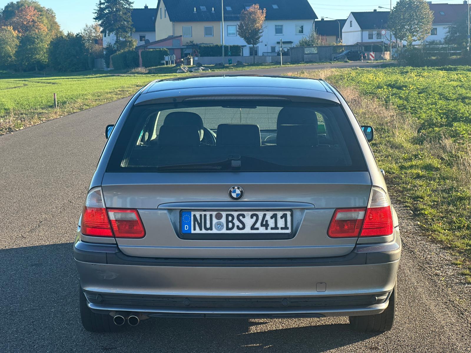 BMW 325 2004 — салон