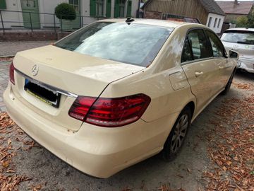 Mercedes E 200 - 4