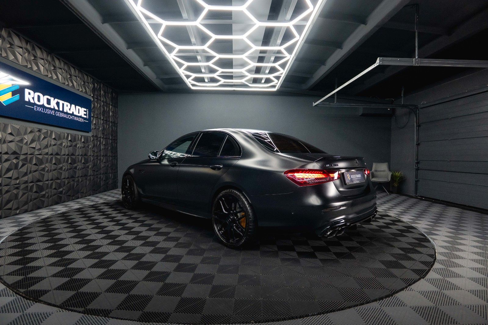 Fahrzeugabbildung Mercedes-Benz E 63 S AMG 4Matic+ Performance Night-Paket *ACC*