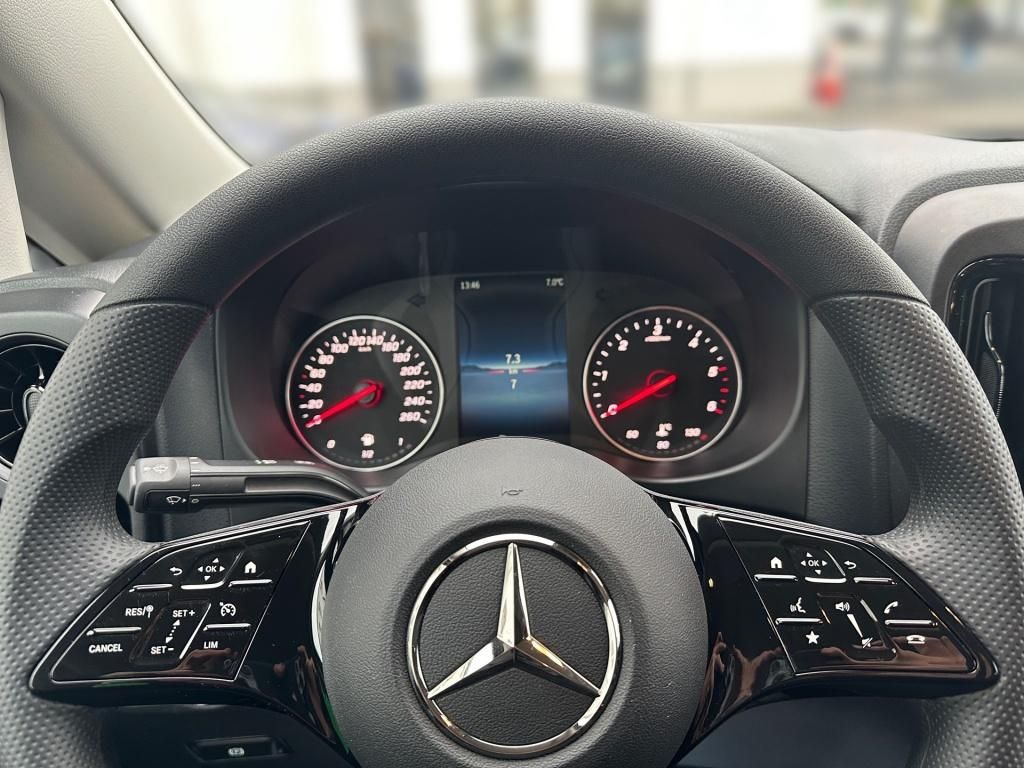 Fahrzeugabbildung Mercedes-Benz Vito 116 CDI BremsA AHK SpurA KlimaA TotwA