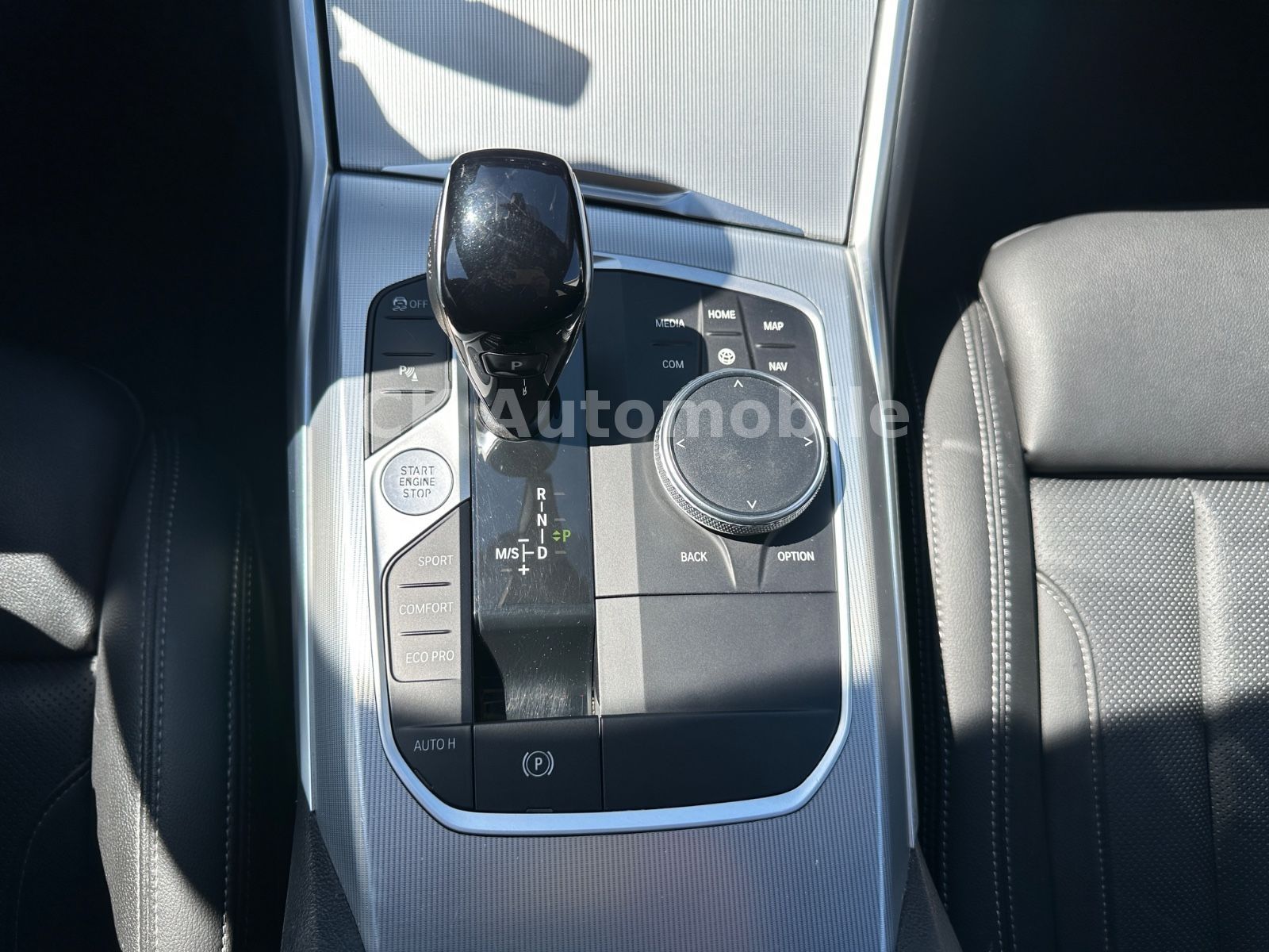 Fahrzeugabbildung BMW 318d Touring Sport-Line/Shadow-Line/Navi/Laser