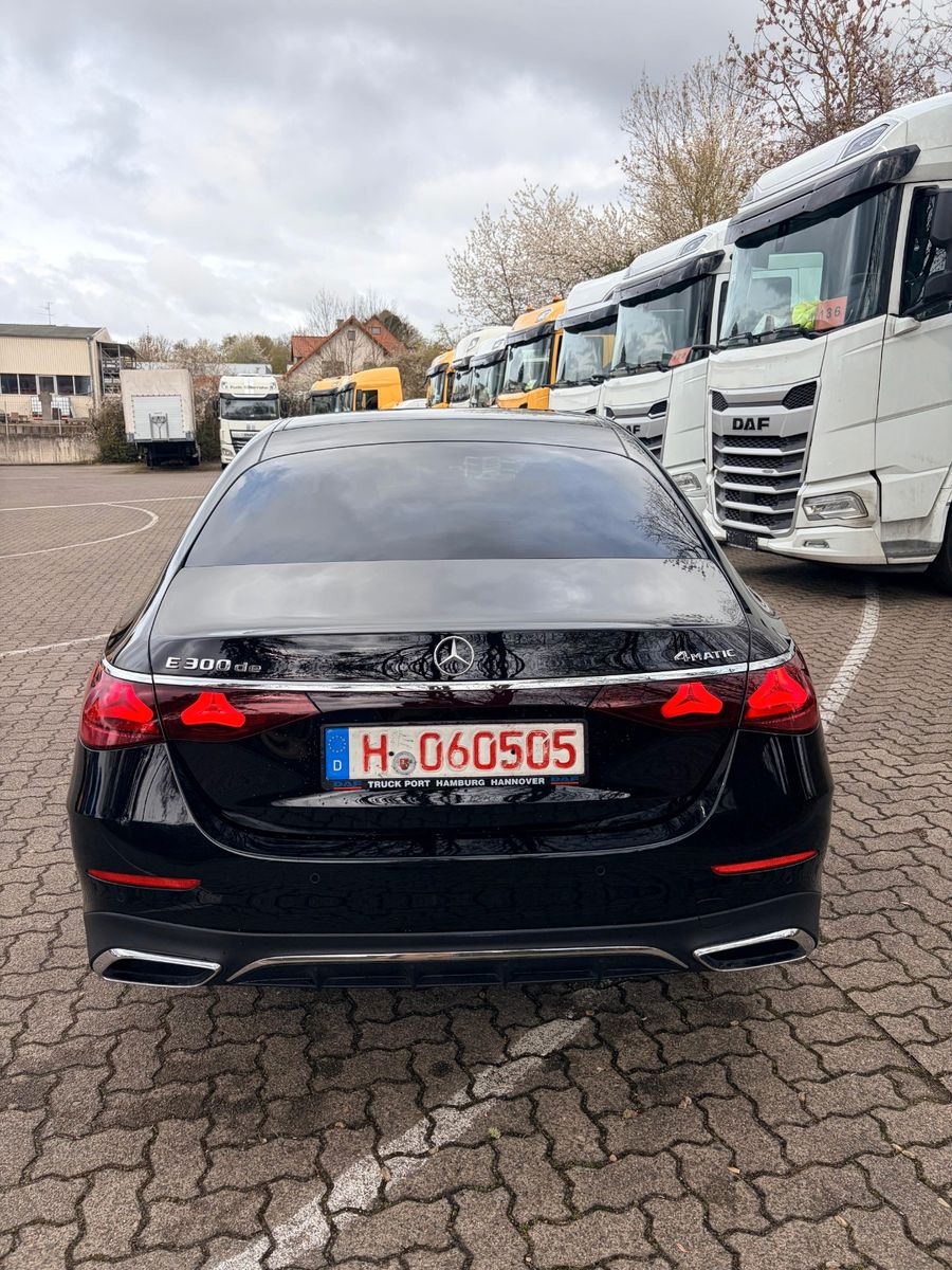 Fahrzeugabbildung Mercedes-Benz Limousine E 300 de 4Matic Edition AMG