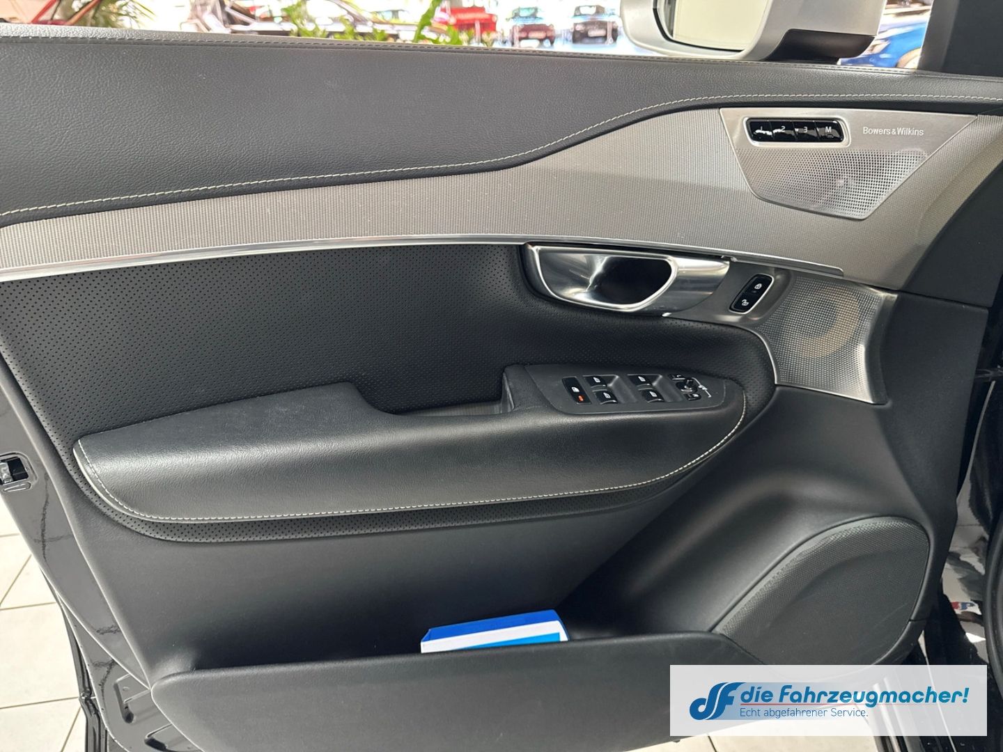 Fahrzeugabbildung Volvo XC90 R Design AWD T6 E6 HUD StandHZG Navi Leder