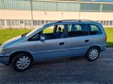 Opel Zafira 1.8 16V Elegance Elegance - Opel Zafira Elegance mit Benzin-Antrieb