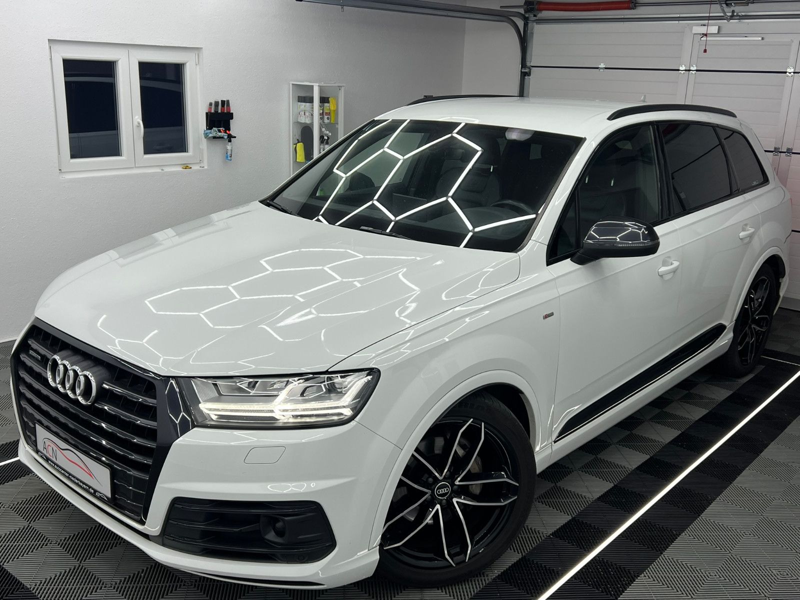 Fahrzeugabbildung Audi Q7 3.0 TDI Quattro S-LINE/21ZOLL/MATRIX/AHK/AMBI