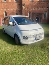 Hyundai STARIA 2.2 CRDi Trend 9-Sitzer Automatik 2WD... - Hyundai STARIA von privat