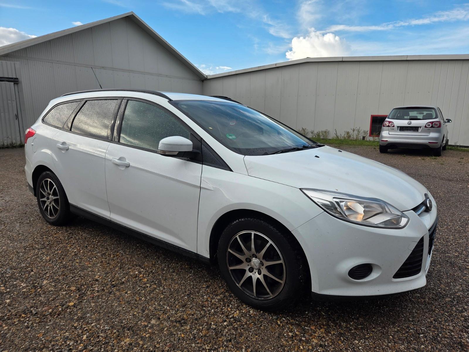 Ford Focus 2013 — photo 8