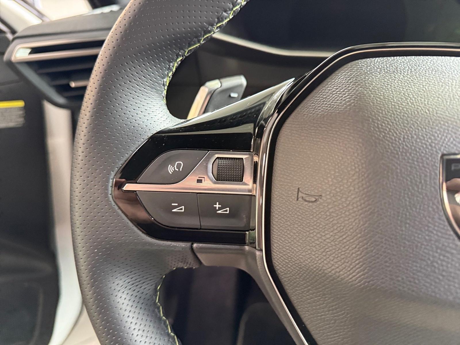 Peugeot 208 Hybrid 136 eDSC6 GT LED PDC Kamera DAB