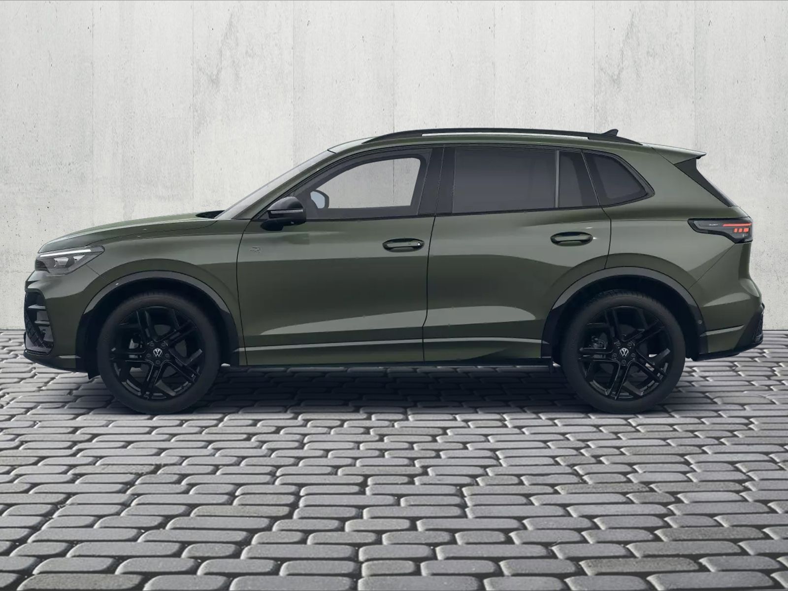 Tiguan 1.5 eTSI R-LINE *AHK*STDHZG*BLACK*