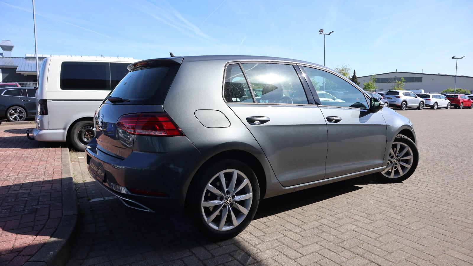 Volkswagen Golf VII Lim. Highline BMT-LED-Navi-ACC-DSG