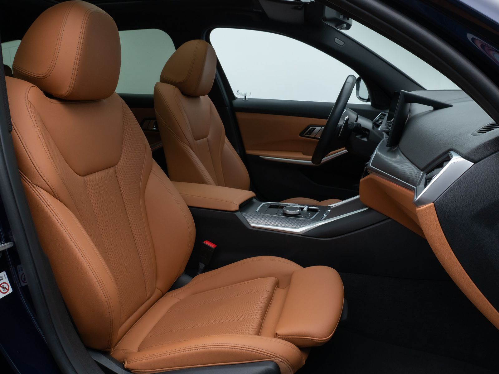 Fahrzeugabbildung BMW 330i xD M Sport Panorama Kamera HUD HiFi Komfort