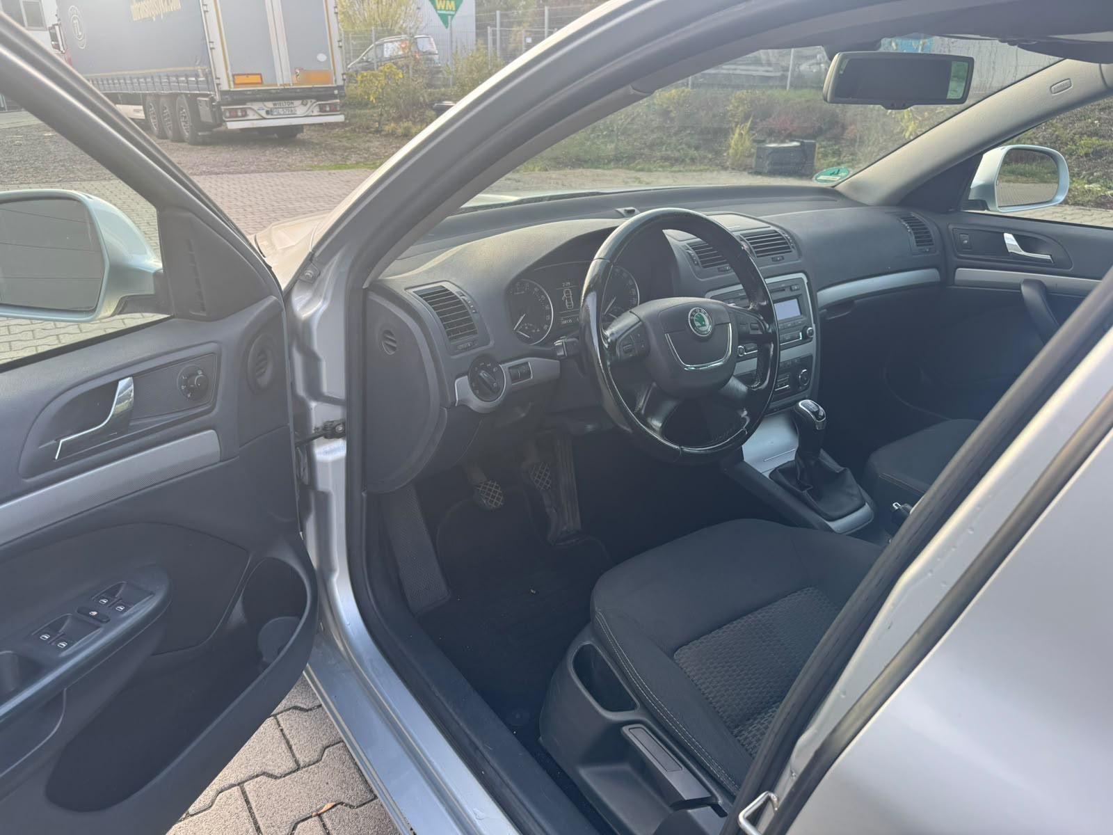 Skoda Octavia 2011 — photo 5
