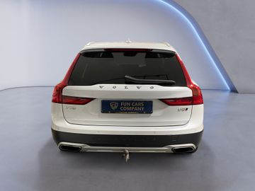 Volvo V90 Cross Country - 4