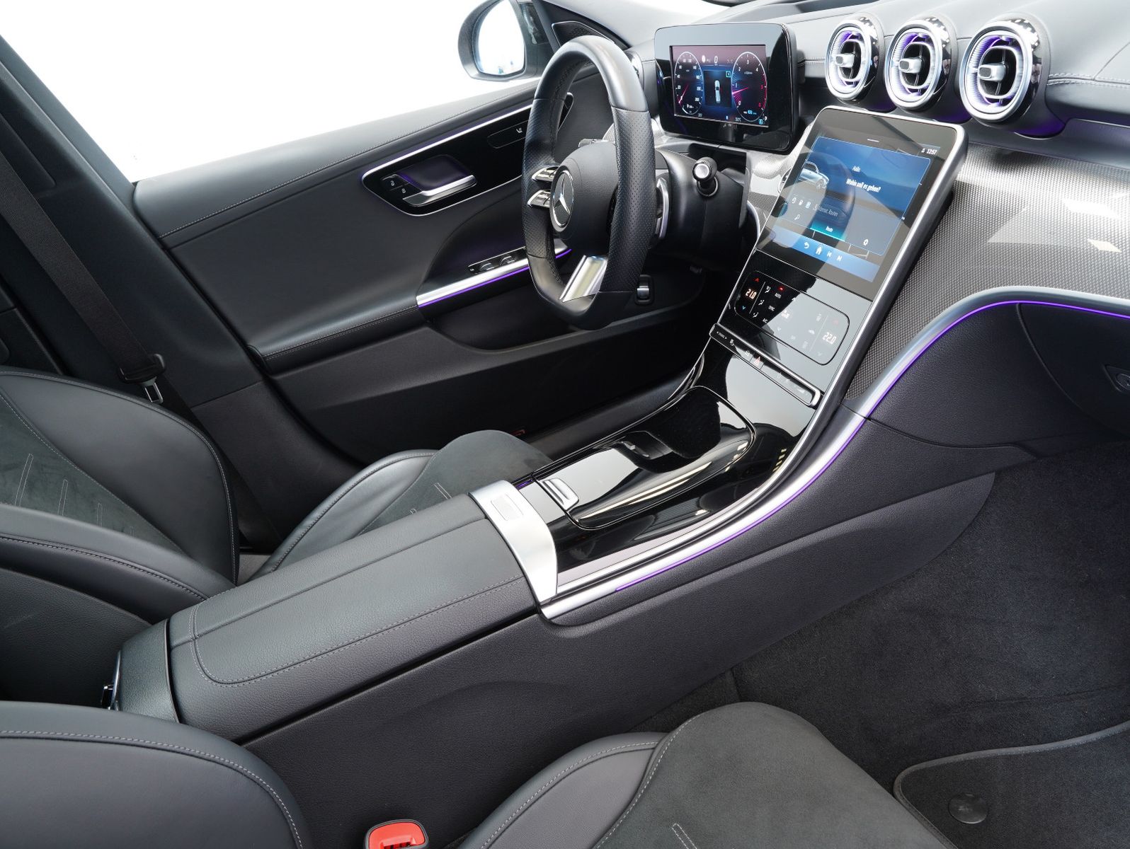 Fahrzeugabbildung Mercedes-Benz C 220 T d AMG Line DISTRONIC/PANORAMA/AHK
