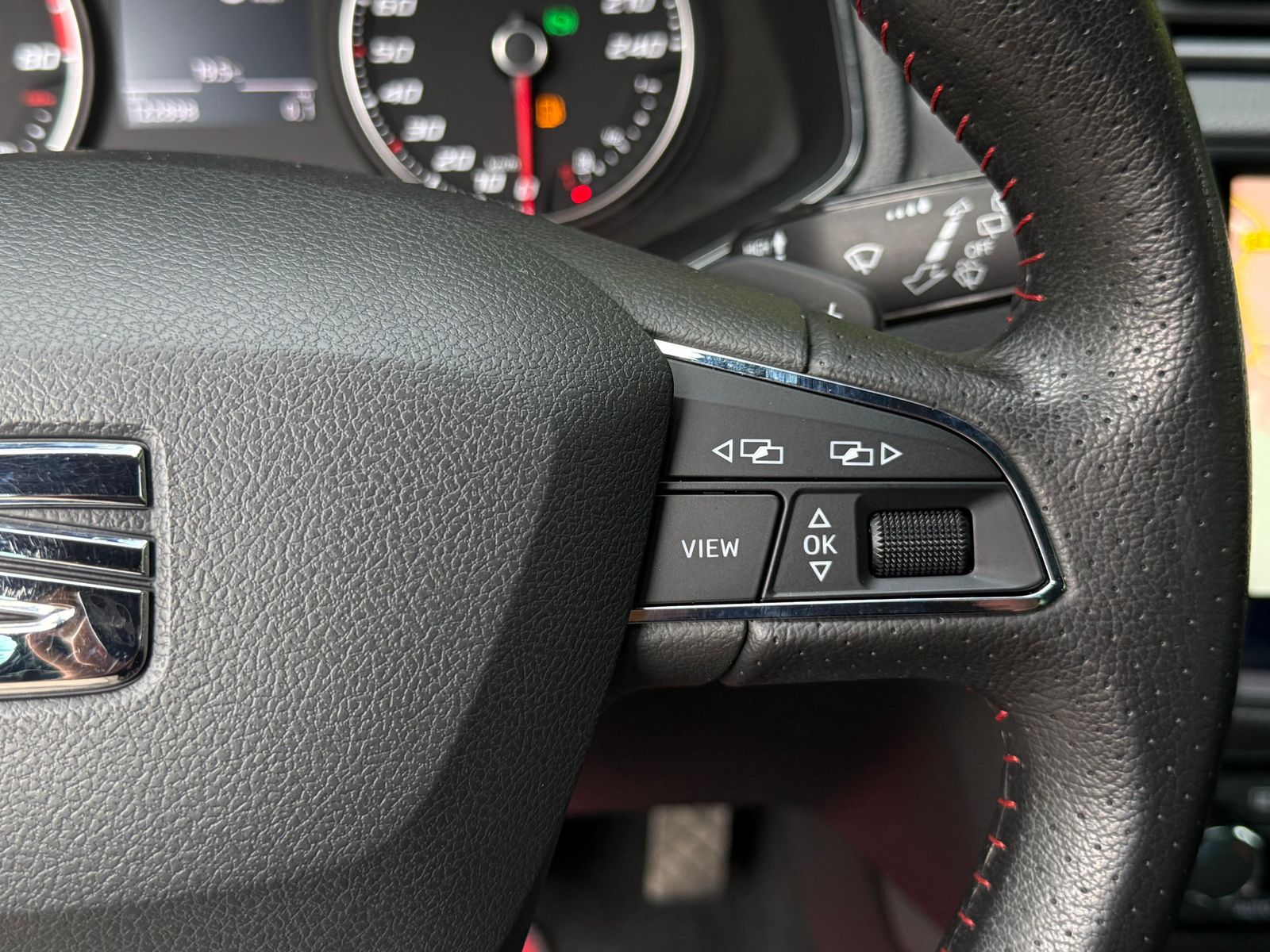 Fahrzeugabbildung SEAT Arona 1.0 TSI DSG FR LINE LED+NAV+AHK+ACC+SHZ+