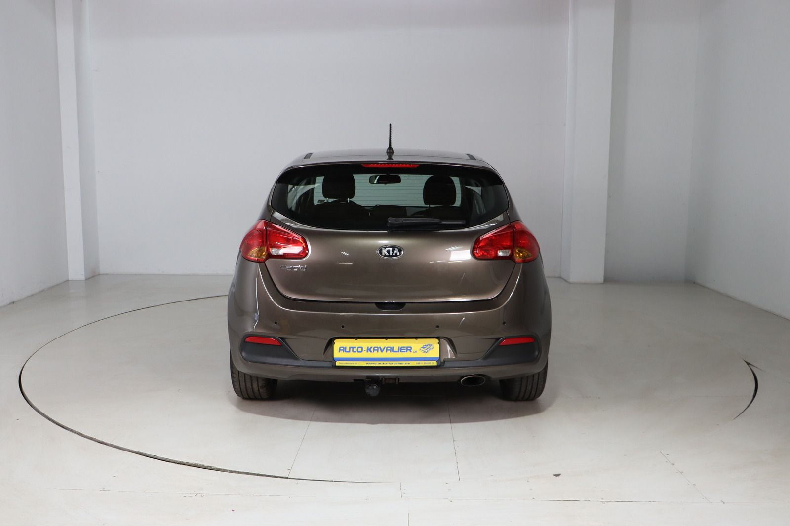 Fahrzeugabbildung Kia Cee'd 1.4 16V Edition 7 aus 1. Hd