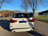 BMW X3 xDrive20i AT - **TÜV neu** AHK, Kamera, Navi - BMW X3: At